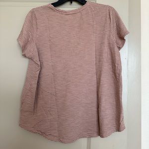 Old Navy tee shirt
